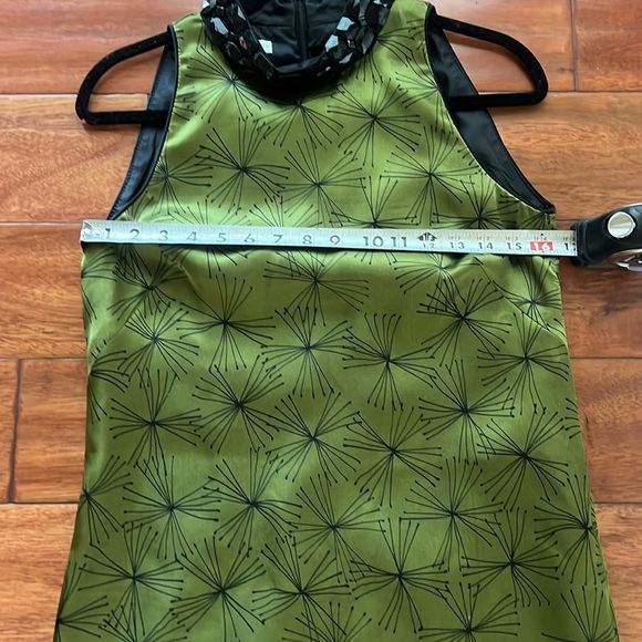 London Times Retro Green Shimmer Dress with beaded neckline Size 8 - Picture 6 of 7